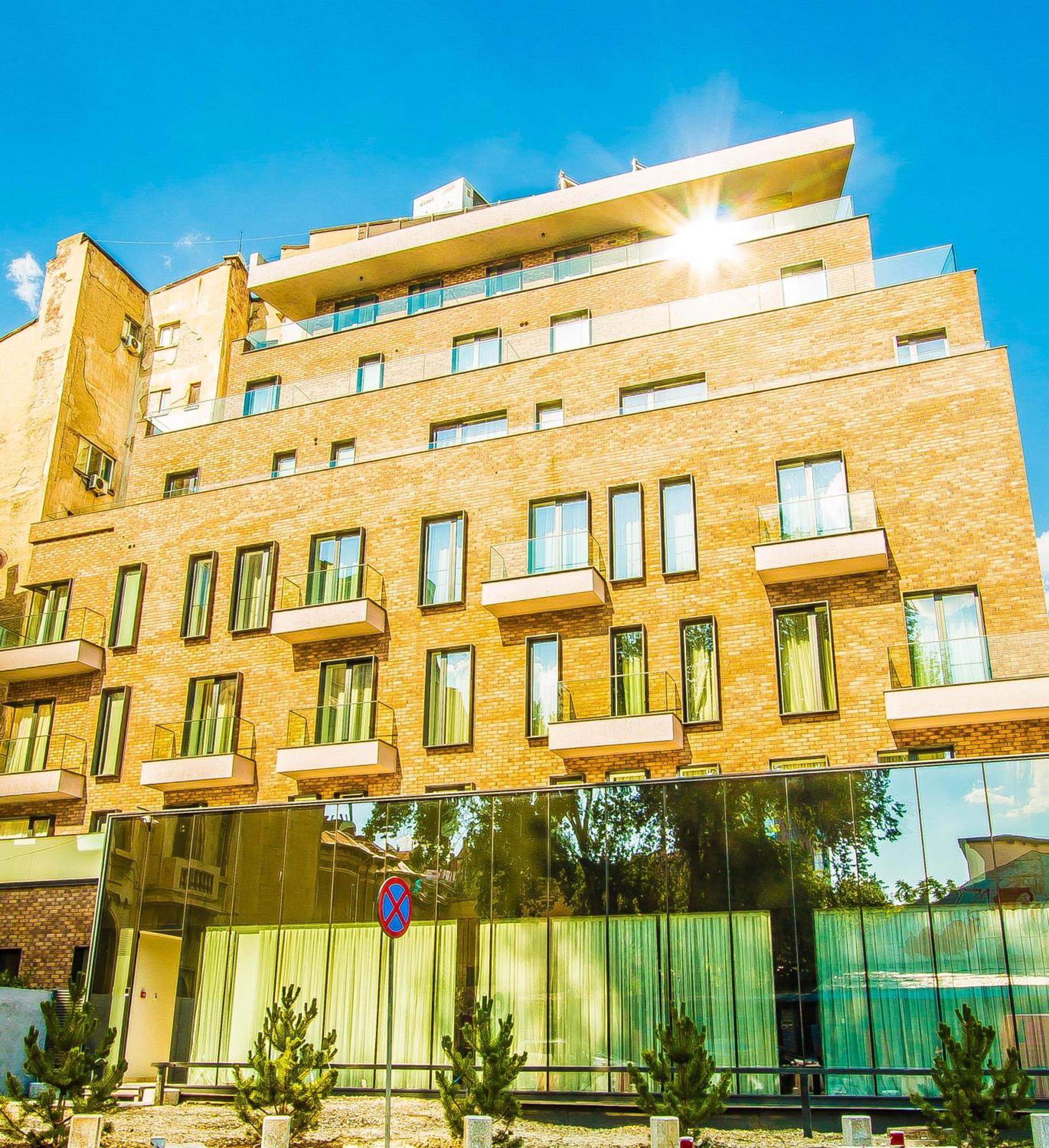 Carol 2 4* Bucureşti