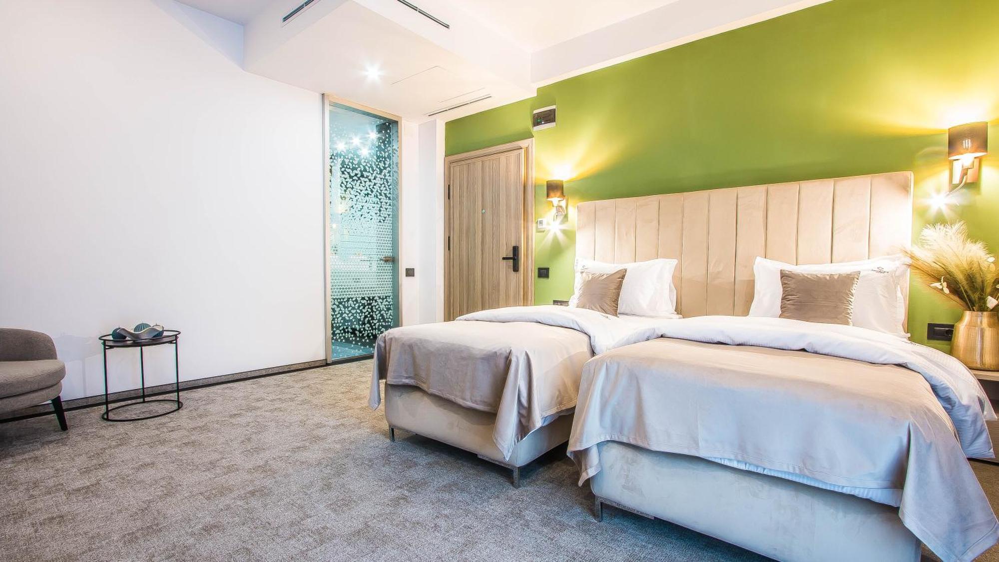 Carol 2 Hotel 4*